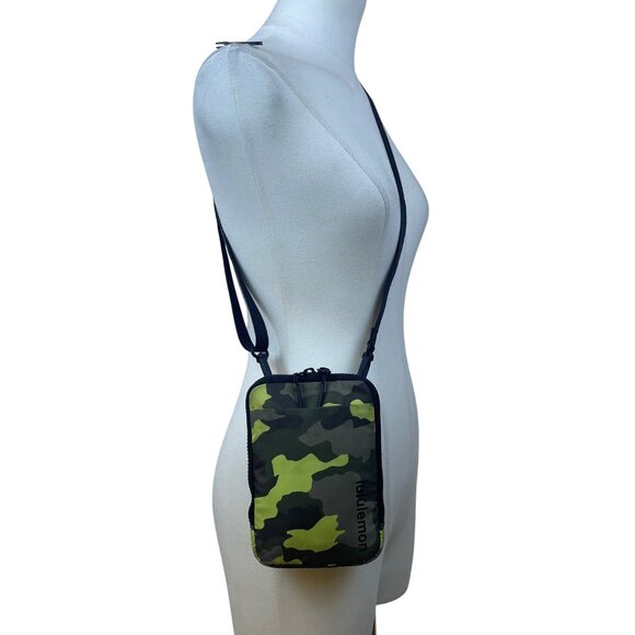 Lululemon Unisex Green/Black Camouflage Adjustable Strap Compact Crossbody Bag - Picture 9 of 13